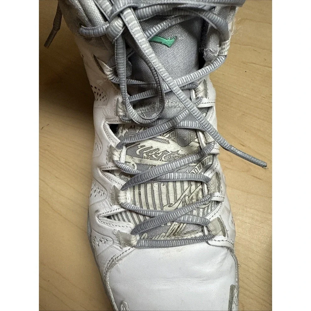 Air Jordan Melo M10 White Wolf Grey Green Glow Size 9 Sneakers 629876-105